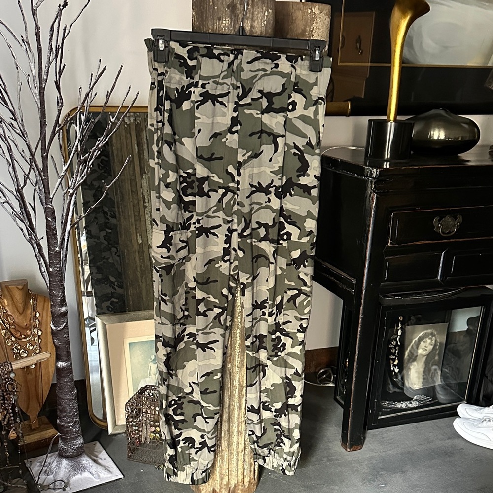 Elan Women’s Green Camo Cargo Pants